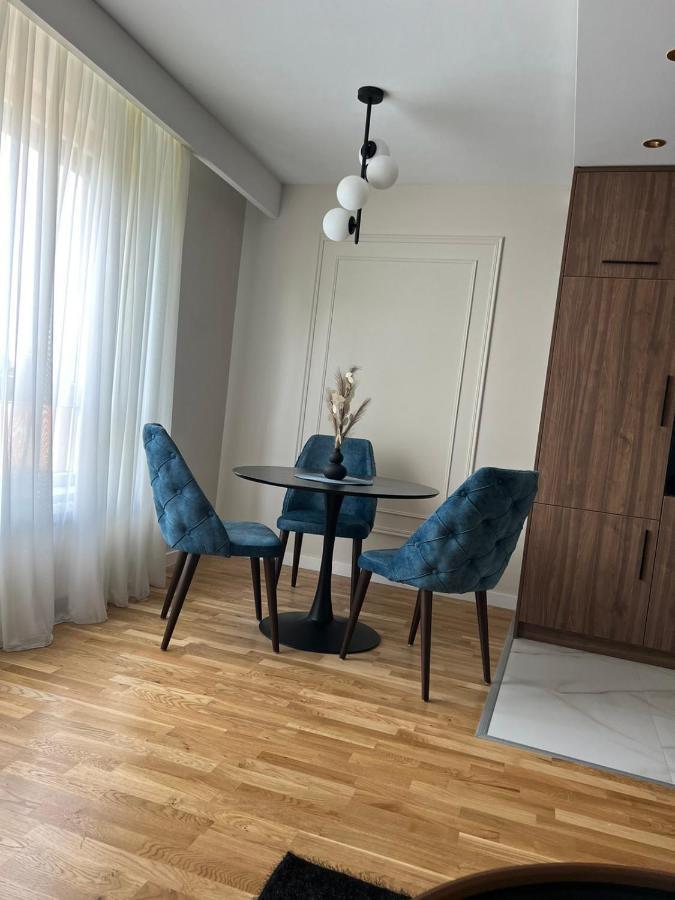 Lilly Lux Lägenhet Bijeljina Exteriör bild